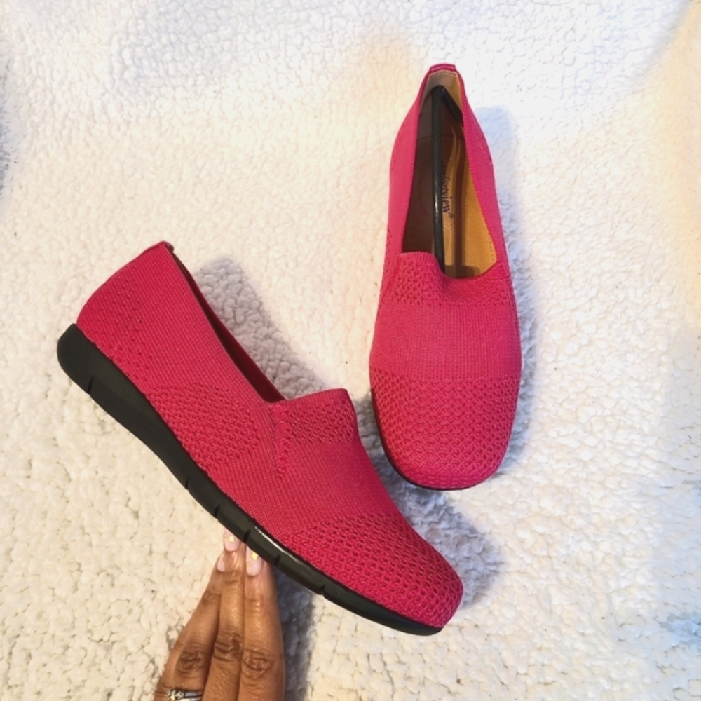 Comfortview - Tessa - vivid pink sporty slip-on size 7 1/2M
